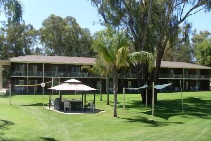 Property Grounds 33 of 43