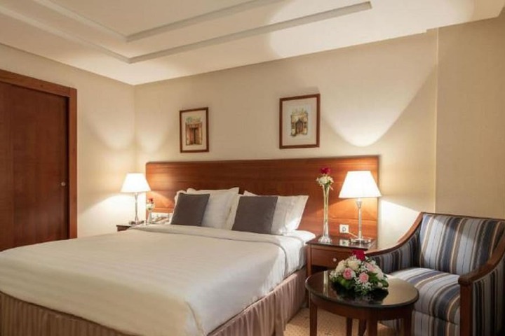 Room 45 of 119