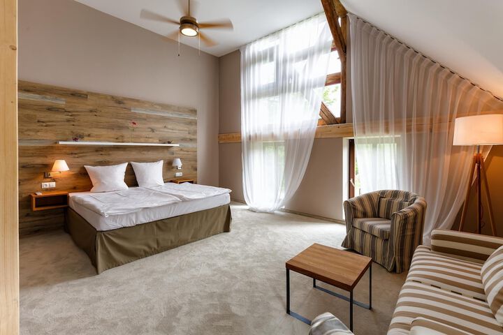 Room 28 of 115