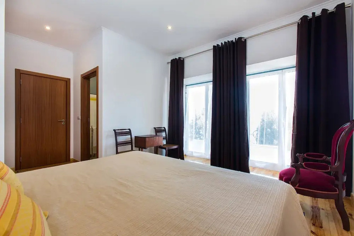 Room 3 of 21