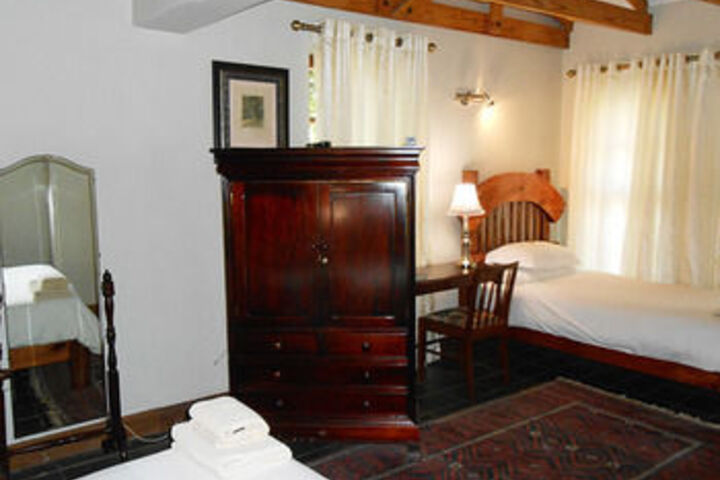 Room 6 of 17