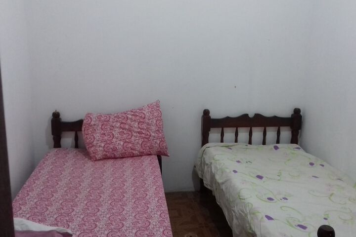 Room 5 of 12
