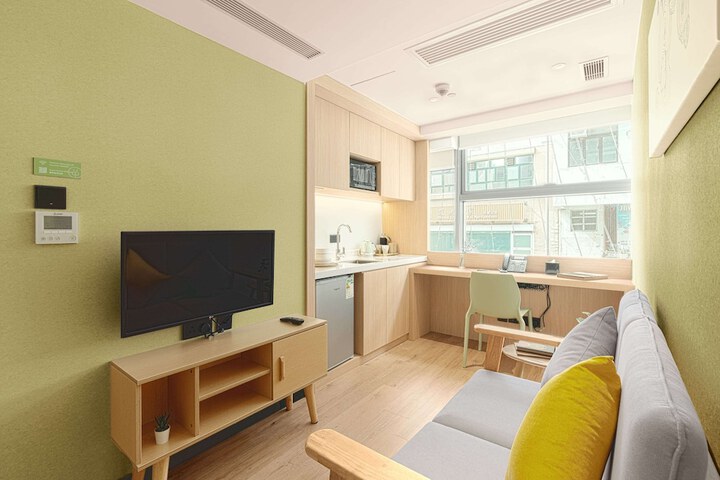 Room 54 of 80