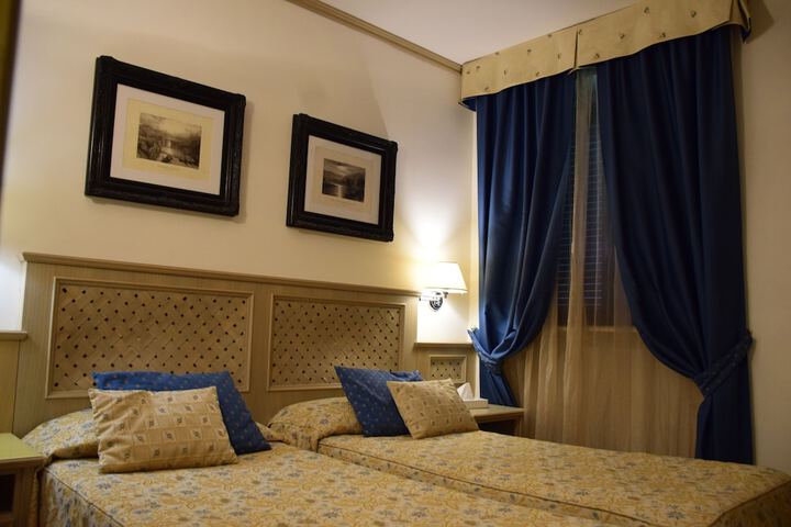 Room 10 of 50