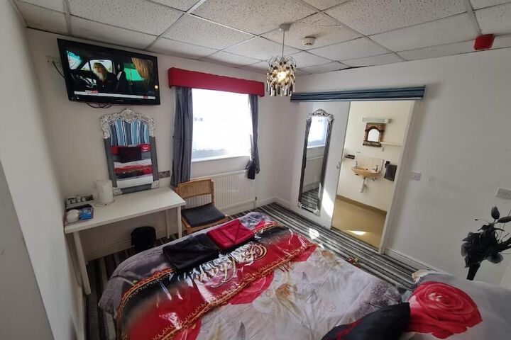 Room 17 of 35