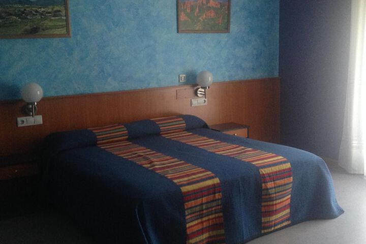 Room 11 of 42