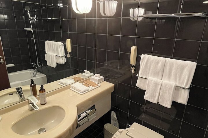 Room 21 of 43