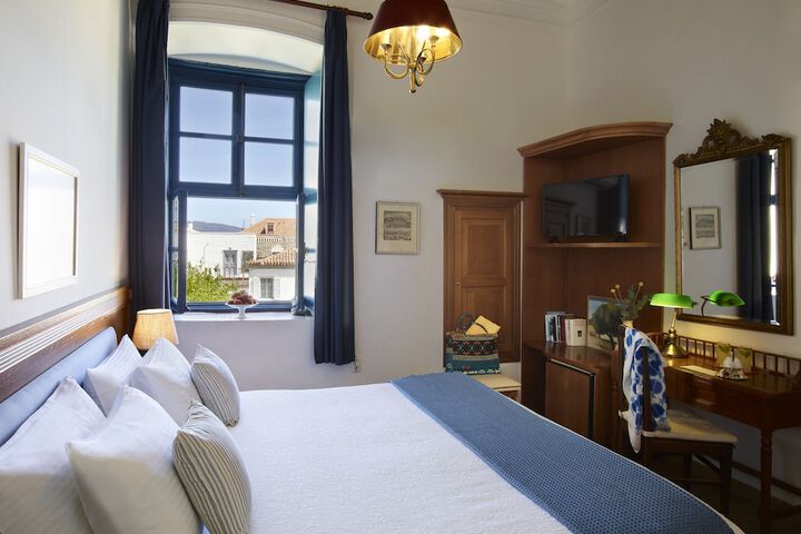 Room 4 of 75