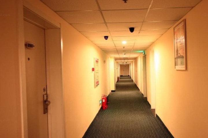 Room 7 of 11