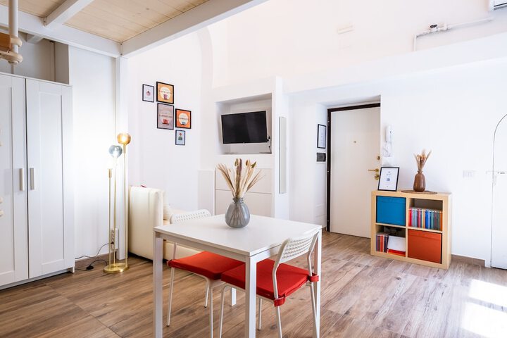Room 2 of 26