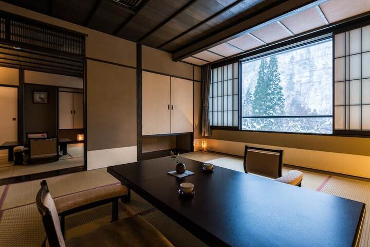 Room 8 of 50