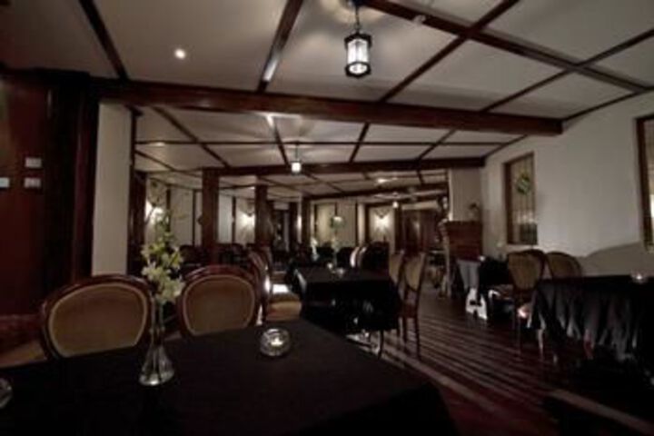 Dining 47 of 49
