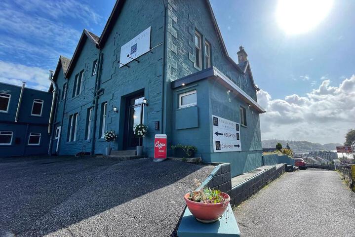 Kings Knoll Hotel