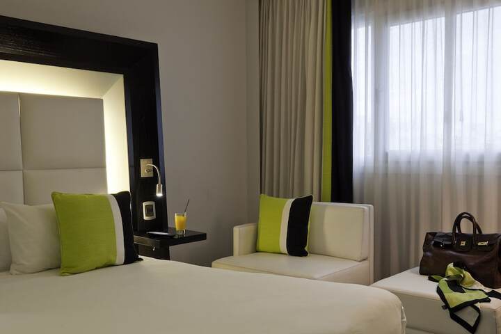 Room 3 of 54