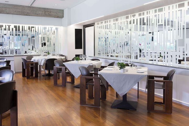Dining 53 of 79