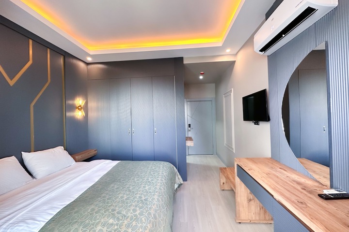 Room 12 of 42