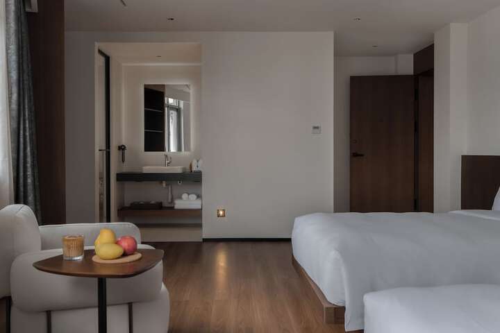 Room 48 of 86