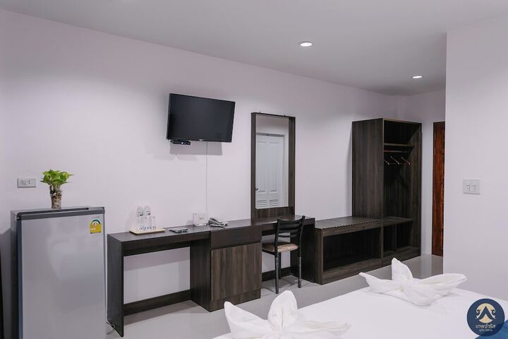 Room 4 of 14
