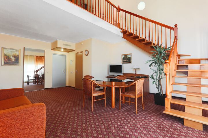 Room 44 of 88