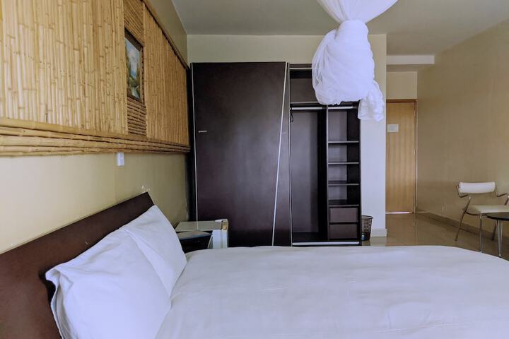 Room 15 of 50