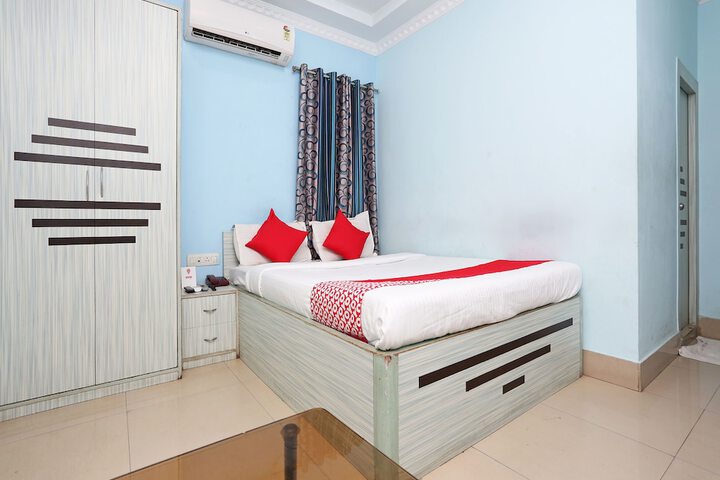 Room 10 of 20