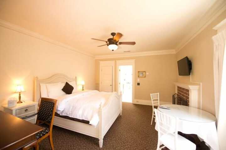 Room 17 of 47
