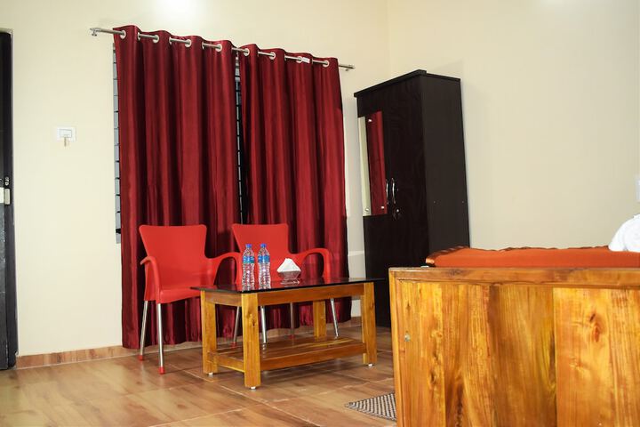 Room 4 of 50