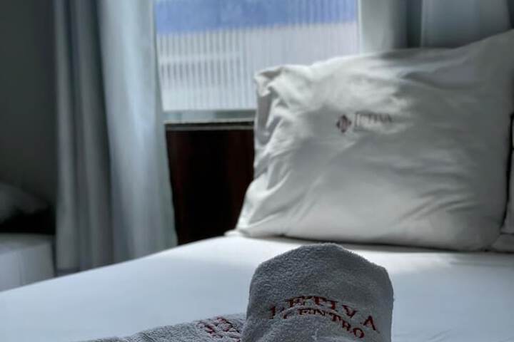Room 32 of 58