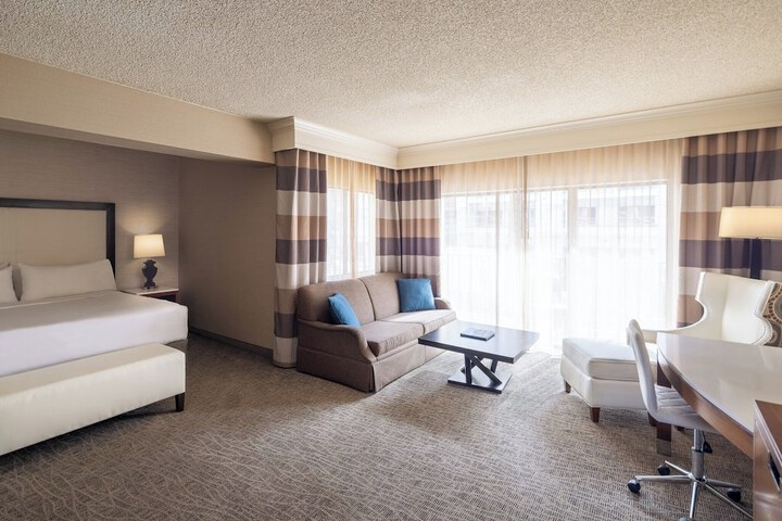 Room 12 of 157