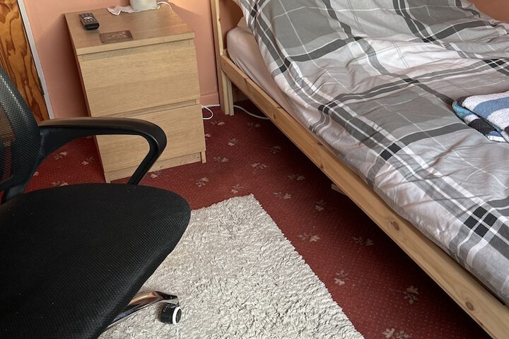 Room 2 of 31