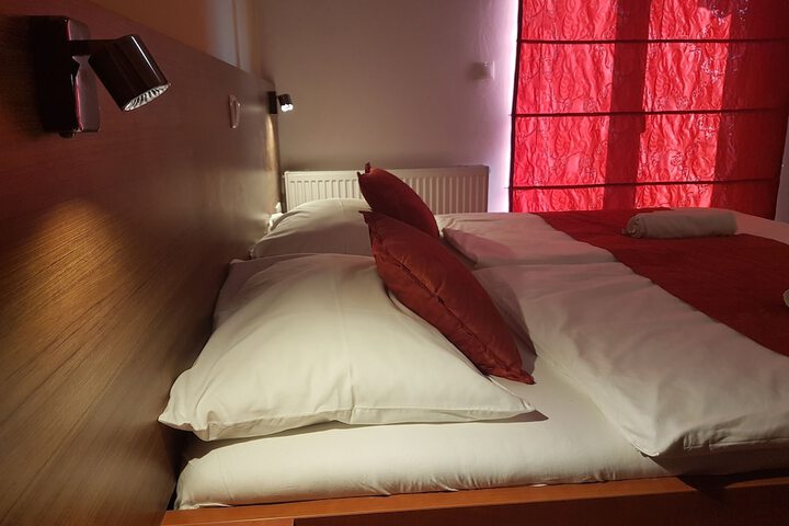 Room 8 of 22