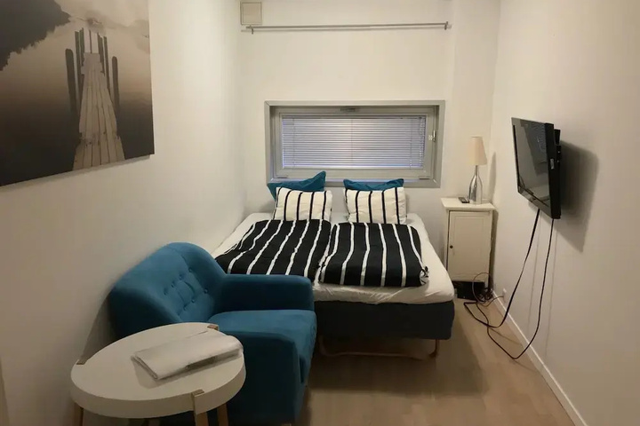 Room 5 of 11