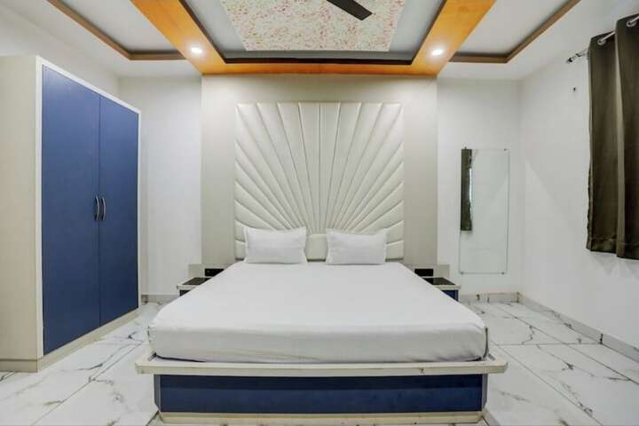 Room 15 of 36