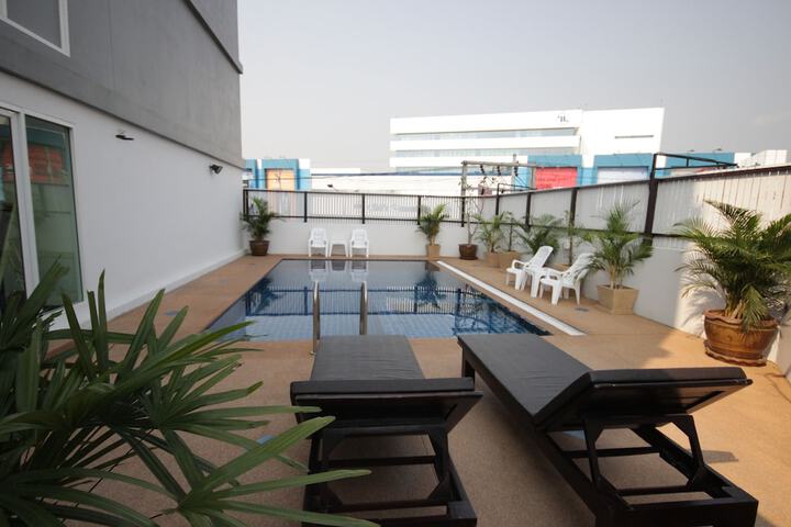 Pool Hotel