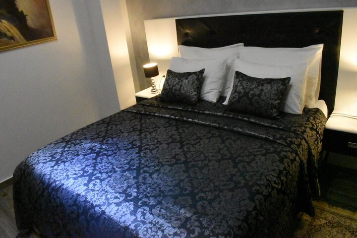 Room 15 of 37