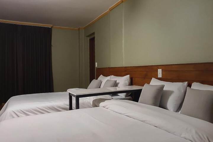 Room 12 of 21