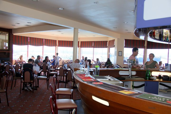 Dining 15 of 24