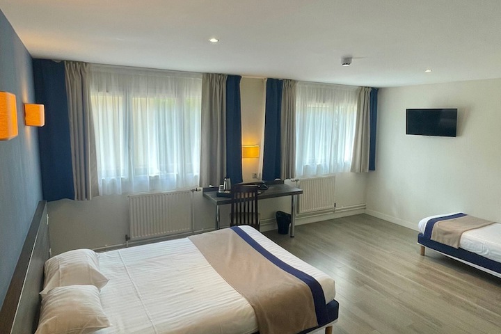 Room 10 of 52