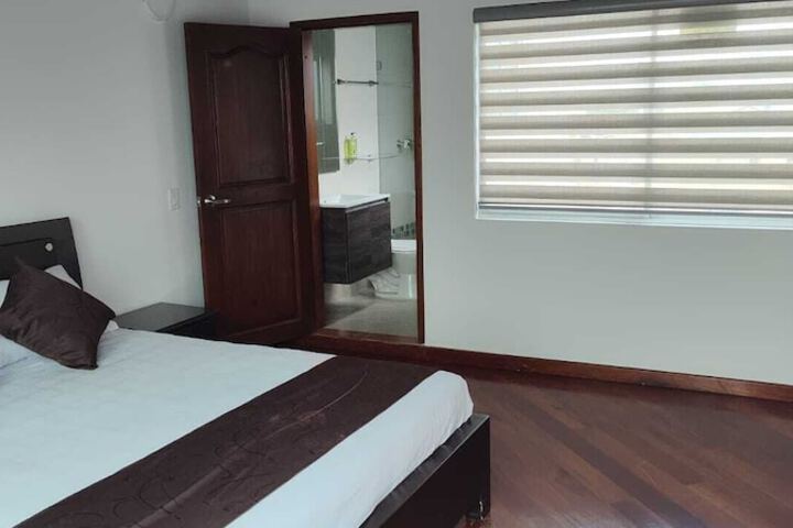 Room 15 of 48