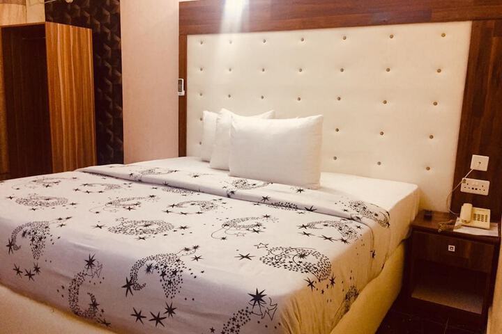 Room 2 of 23