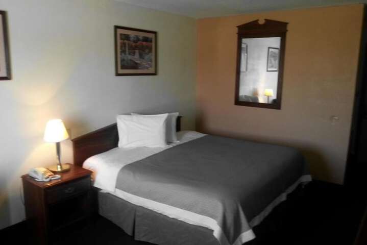 Room 18 of 48