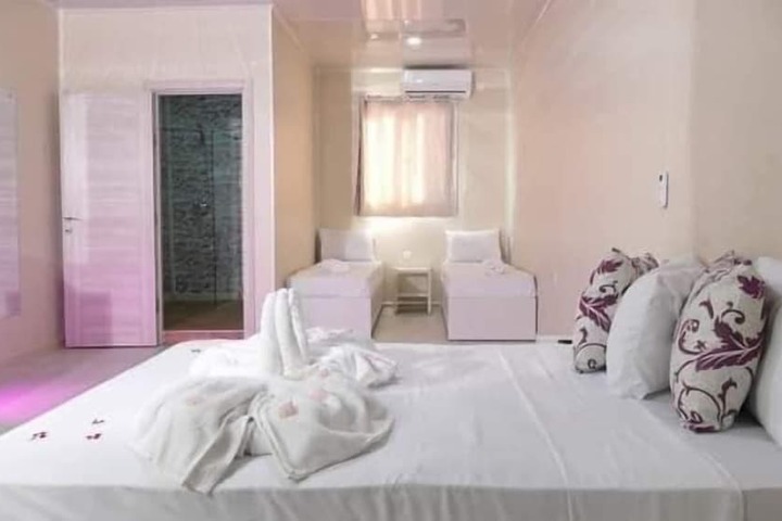 Room 8 of 52
