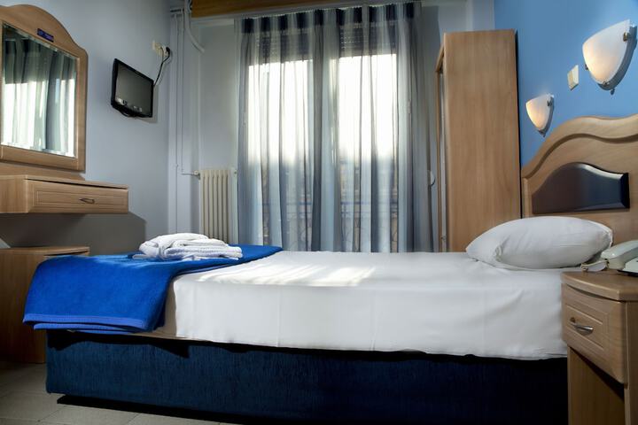 Room 5 of 49