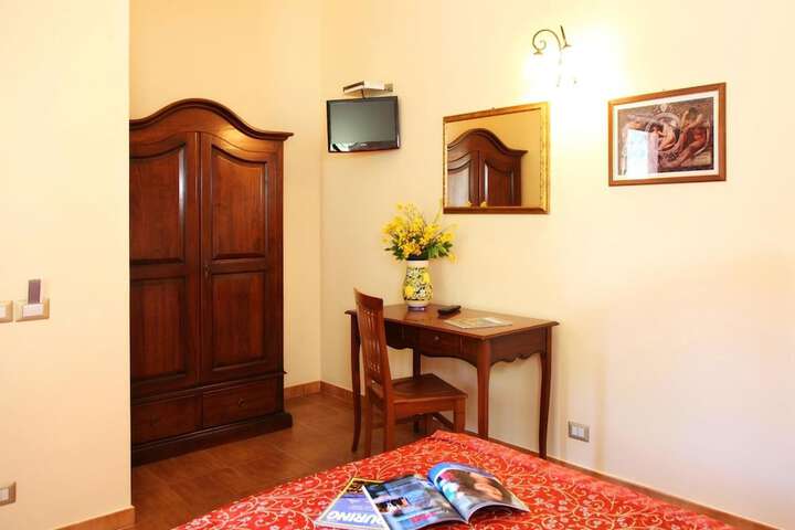 Room 12 of 46