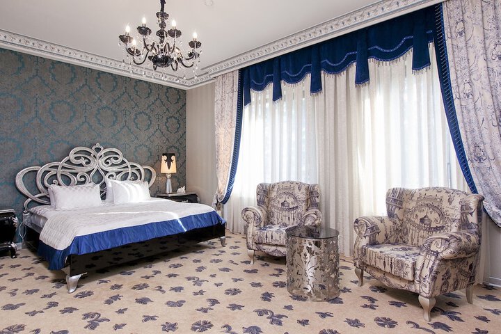 Room 13 of 64