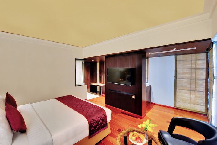 Room 9 of 42