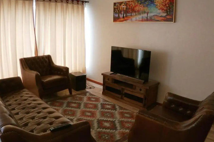 Room 2 of 10
