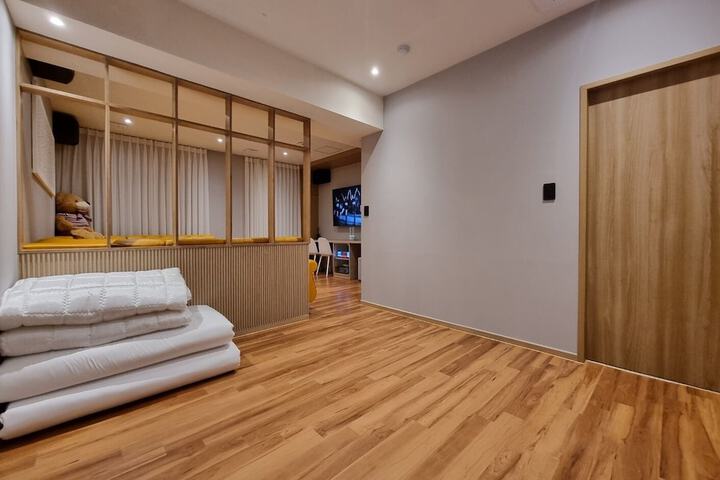Room 34 of 59