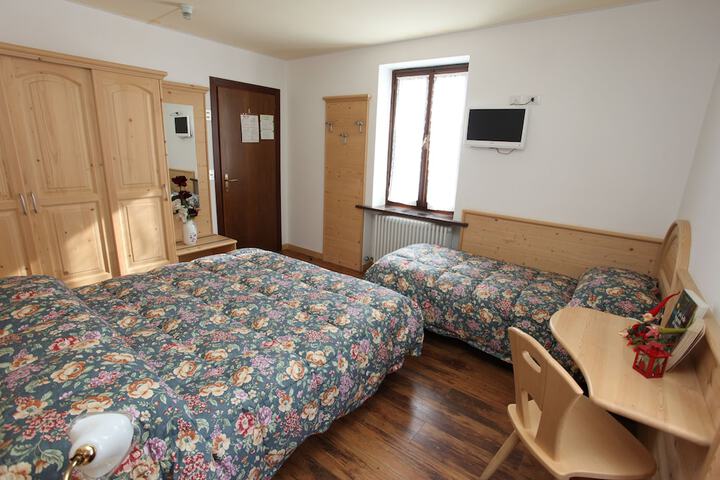Room 12 of 47