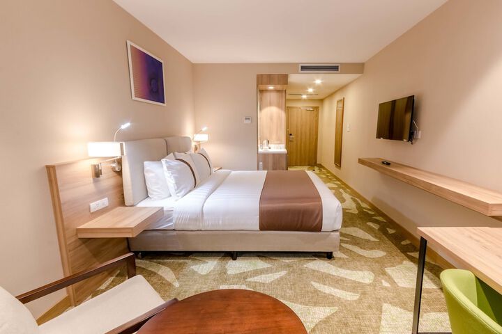Room 4 of 54